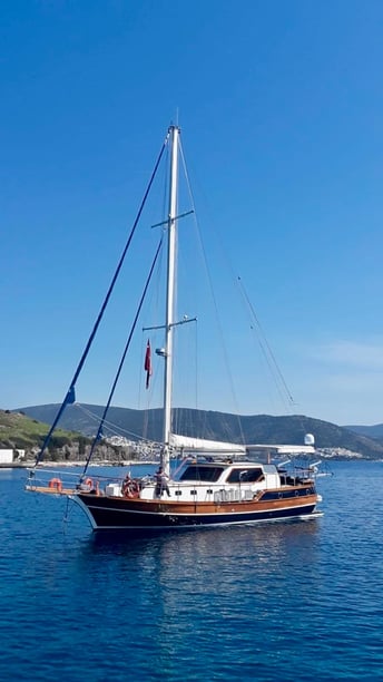 Bodrum Gulet 2 cabin 4 berths 8 guests 17 m Listing Number: #30305 2