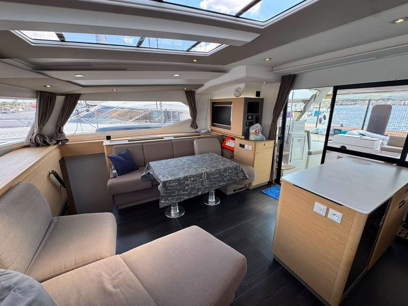 Martinique Catamaran Cabine 5  10  slaapplaatsen 10  gasten 15.54 m Lijstnummer: #30337 5