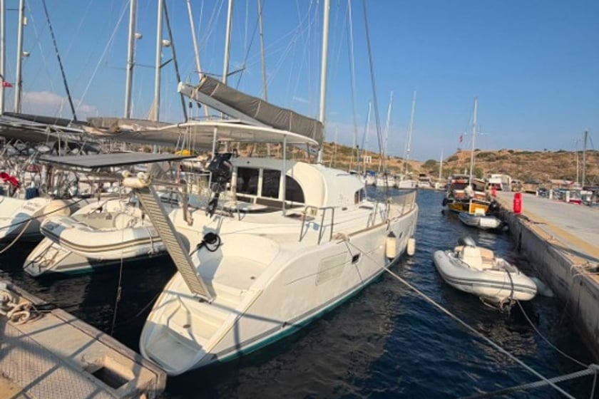 Bodrum Catamarano cabina 4  cuccette 8  8  ospiti 12 m Numero dell'inserzione: #30338