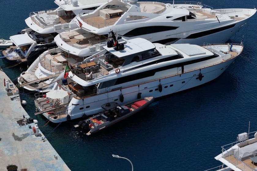 Marmaris Motoryat 5 kabin Konaklama 10 kişi Seyir 10 kişi 35 m İlan No: #30401 2