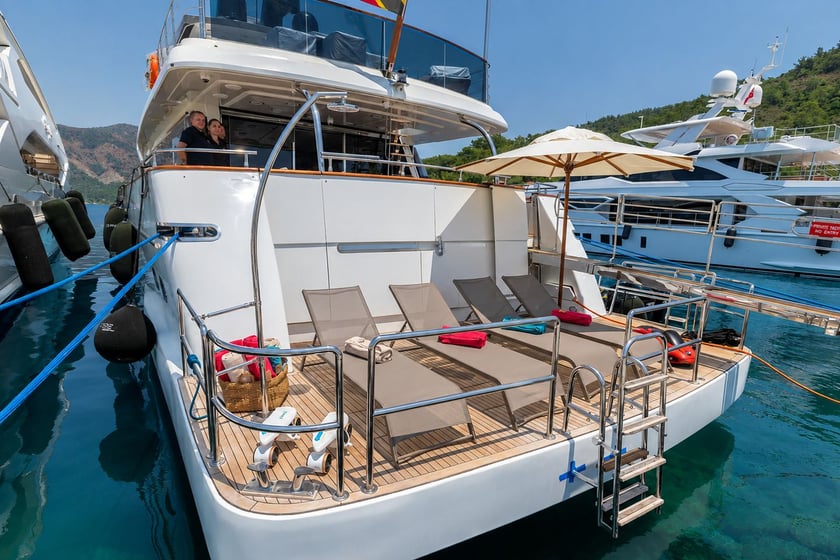 Marmaris Motoryat 5 kabin Konaklama 10 kişi Seyir 10 kişi 35 m İlan No: #30401 5