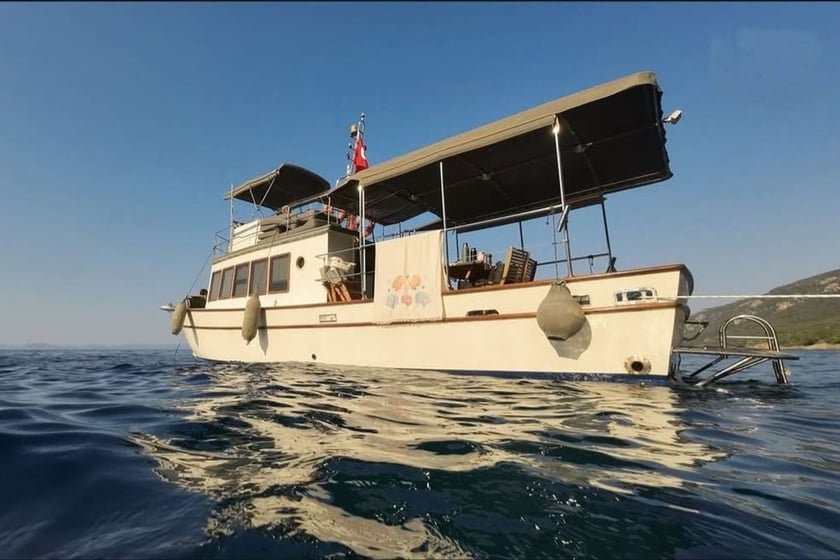 Datca Motor Yacht   12 guests 12 m Listing Number: #30455