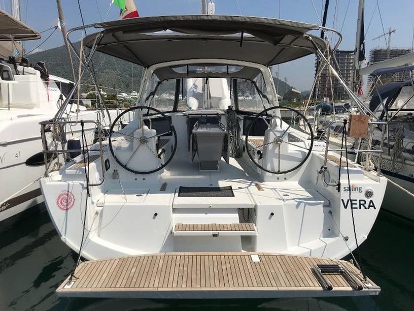 Puntone Sailboat 3 cabin 8 berths 8 guests 12.43 m Listing Number: #3049