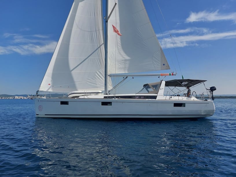 Puntone Yelkenli 5 kabin Konaklama 12 kişi Seyir 12 kişi 14.6 m İlan No: #3054