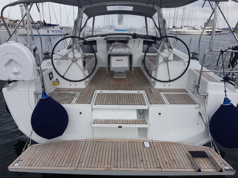 Puntone Sailboat 3 cabin 8 berths 8 guests 12.43 m Listing Number: #3098 5