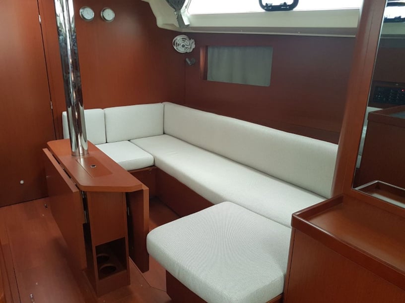 Puntone Sailboat 3 cabin 8 berths 8 guests 12.43 m Listing Number: #3098 2