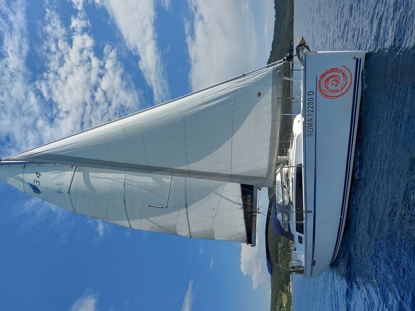 Puntone Sailboat 3 cabin 6 berths 6 guests 10.38 m Listing Number: #3104 3