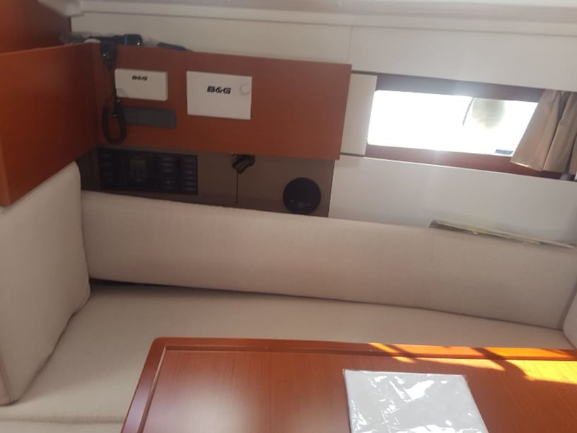 Puntone Sailboat 3 cabin 8 berths 8 guests 11.5 m Listing Number: #3118 3