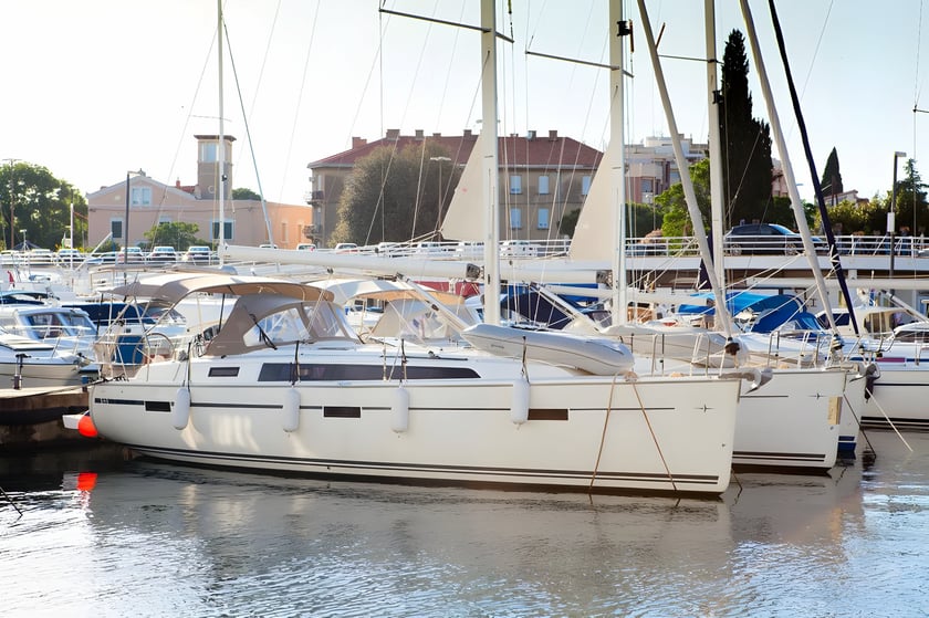 Zadar Sailboat 3 cabin 7 berths 7 guests 11.3 m Listing Number: #3129 5