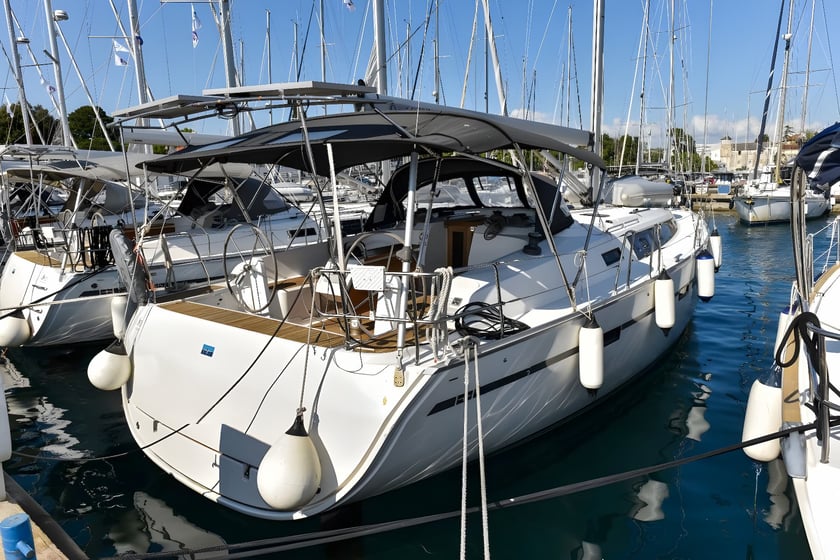 Zadar Sailboat 4 cabin 9 berths 9 guests 14.27 m Listing Number: #3139 3