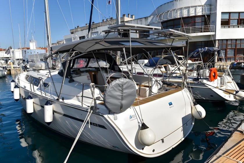 Zadar Sailboat 4 cabin 9 berths 9 guests 14.27 m Listing Number: #3139