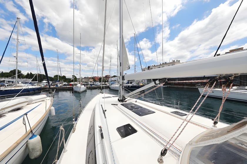 Zadar Sailboat 4 cabin 9 berths 9 guests 14.27 m Listing Number: #3139 4