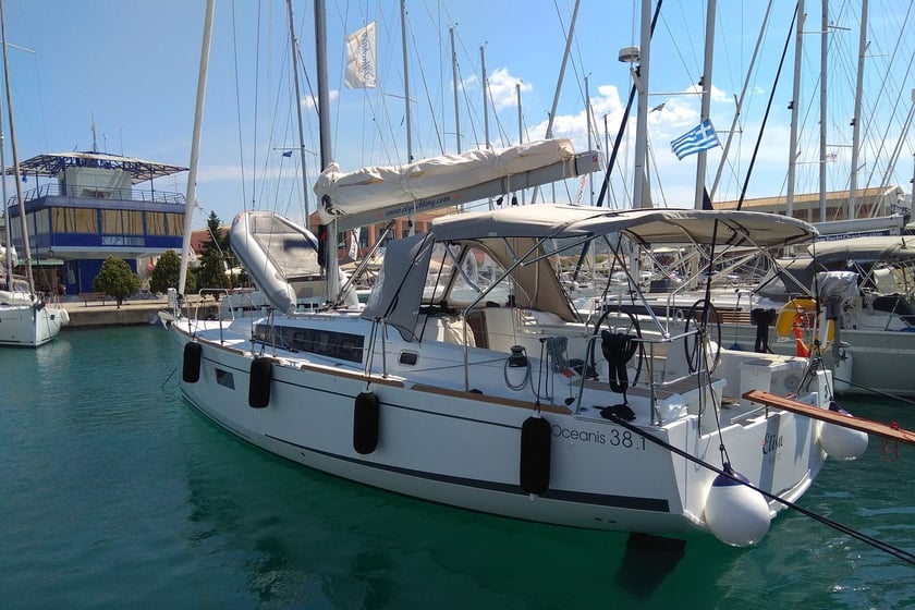 Lefkada Segelboot 3 Kabine 6 Liegeplätze 6 Gäste 11.7 m Nummer des Inserats: #321