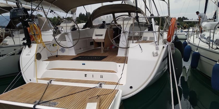 Gouvia Barca a vela cabina 5  cuccette 10  10  ospiti 14.99 m Numero dell'inserzione: #3263 5