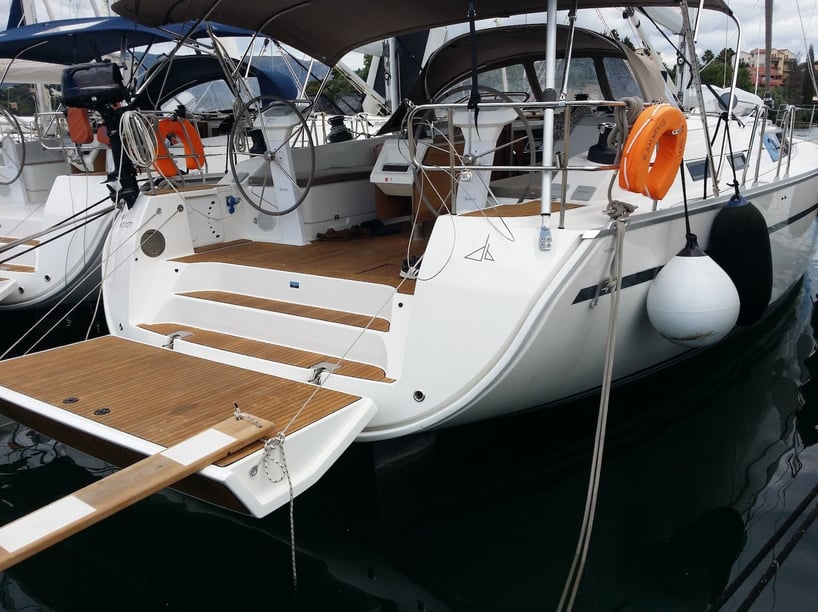 Gouvia Barca a vela cabina 5  cuccette 10  10  ospiti 14.99 m Numero dell'inserzione: #3263 4