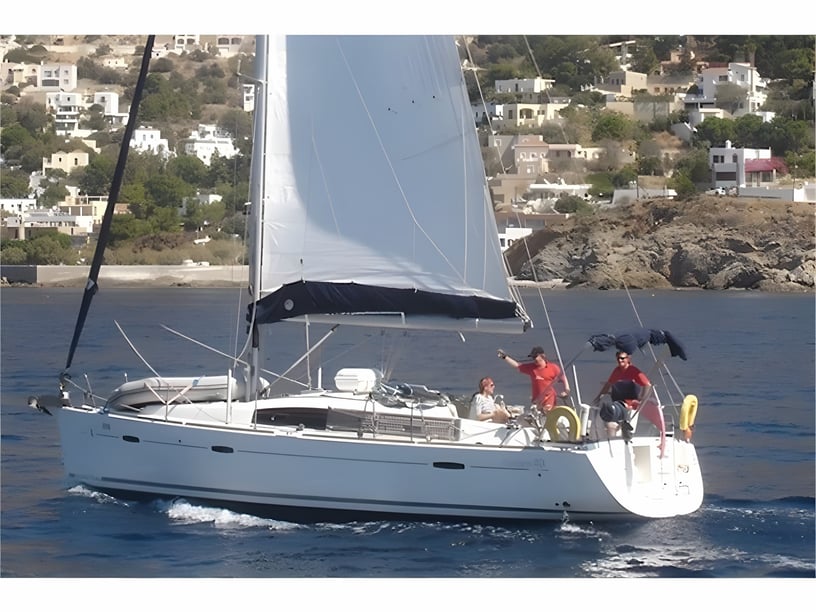 Volos Yelkenli 3 kabin Konaklama 7 kişi Seyir 7 kişi 12.15 m İlan No: #3436