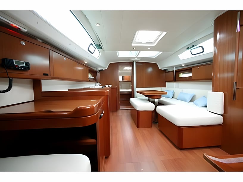 Volos Yelkenli 3 kabin Konaklama 7 kişi Seyir 7 kişi 12.15 m İlan No: #3436 3