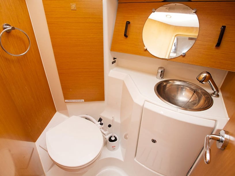 Volos Zeilboot Cabine 3  7  slaapplaatsen 7  gasten 10.94 m Lijstnummer: #3438 5