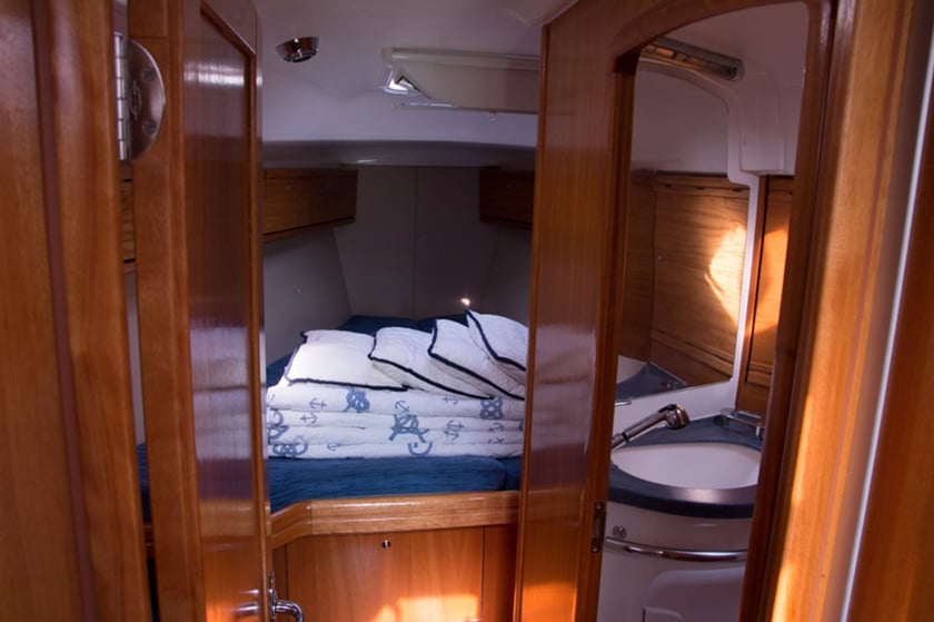 Biograd Sailboat 3 cabin 8 berths 8 guests 12.13 m Listing Number: #348 3