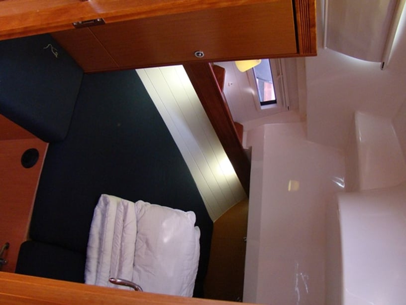 Biograd Sailboat 3 cabin 8 berths 8 guests 11.3 m Listing Number: #351 3