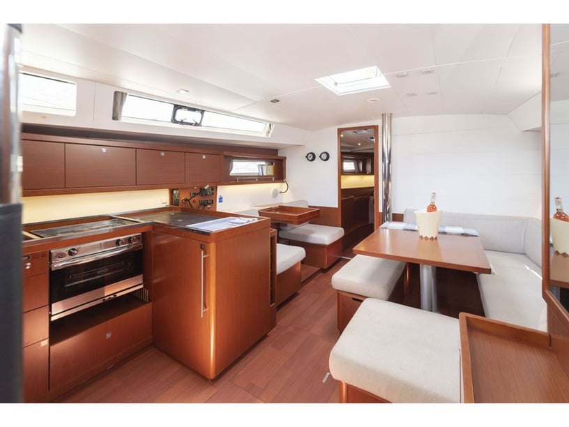 Port de Pollença Sailboat 3 cabin 6 berths 6 guests 13.85 m Listing Number: #3510 2