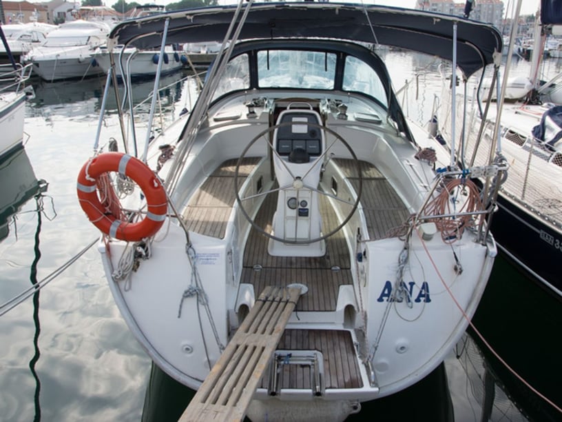 Biograd Sailboat 3 cabin 8 berths 8 guests 12.13 m Listing Number: #352