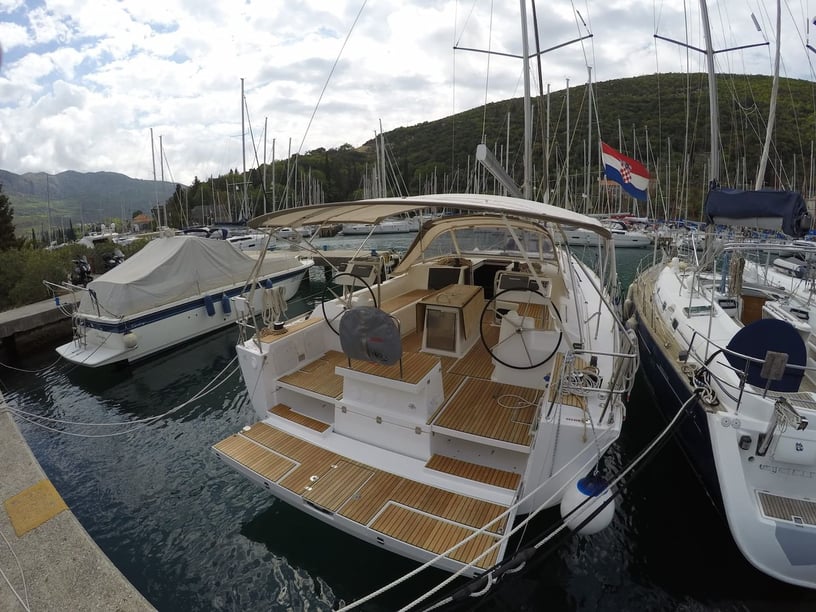 Dubrovnik Zeilboot Cabine 5  12  slaapplaatsen 12  gasten 15.1 m Lijstnummer: #3556
