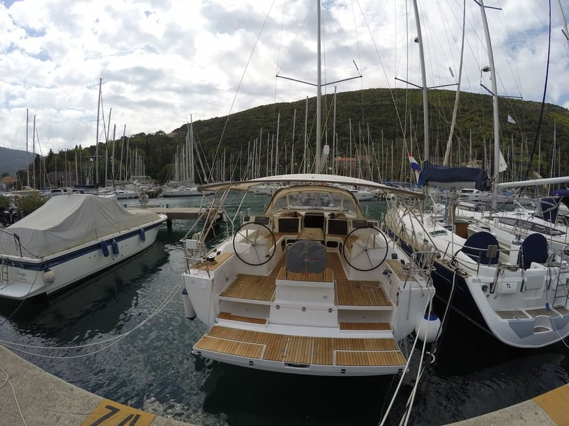 Dubrovnik Zeilboot Cabine 5  12  slaapplaatsen 12  gasten 15.1 m Lijstnummer: #3556 5