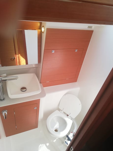 Medulin Voilier Cabine 4  Couchettes 10  Invités 10  14.15 m Numéro de l'annonce: #3590 4