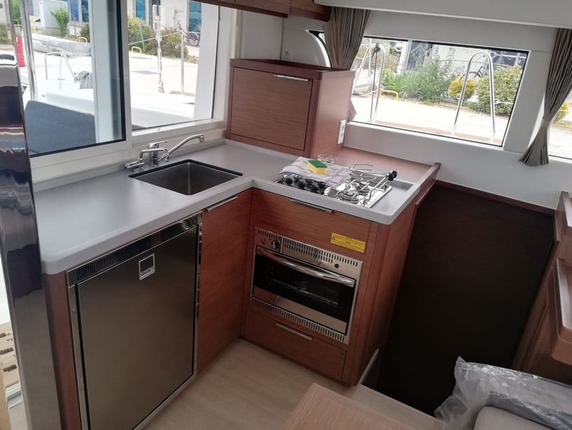 Dubrovnik Catamaran 6 cabin 12 berths 12 guests 11.74 m Listing Number: #3595 5