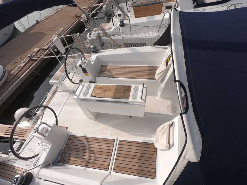 Medulin Sailboat 3 cabin 8 berths 8 guests 10.45 m Listing Number: #3599 4