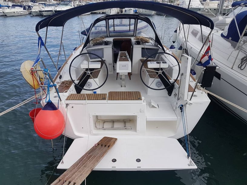 Dubrovnik Yelkenli 3 kabin Konaklama 8 kişi Seyir 8 kişi 10.3 m İlan No: #3601