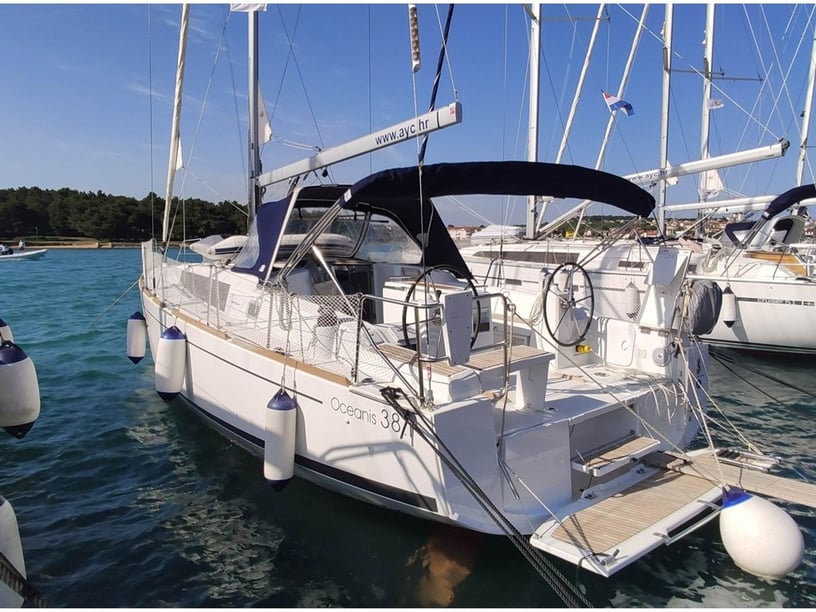 Medulin Sailboat 3 cabin 8 berths 8 guests 11.5 m Listing Number: #3606