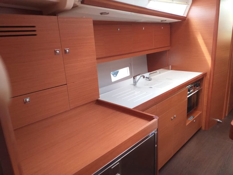 Medulin Sailboat 4 cabin 10 berths 10 guests 13.24 m Listing Number: #3609 4