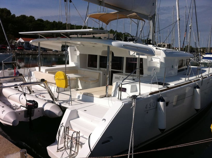 Medulin Catamaran 6 cabin 12 berths 12 guests 13.96 m Listing Number: #3611 4