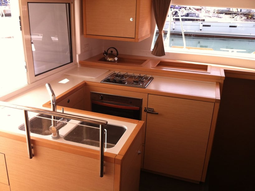 Medulin Catamaran 6 cabin 12 berths 12 guests 13.96 m Listing Number: #3611 3