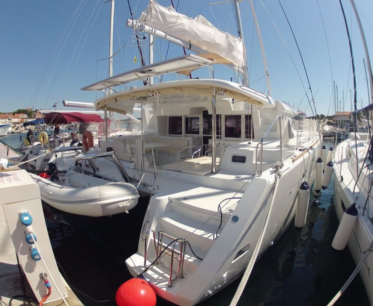 Medulin Catamaran 6 cabin 12 berths 12 guests 13.96 m Listing Number: #3611