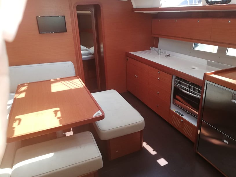 Medulin Sailboat 4 cabin 10 berths 10 guests 14.15 m Listing Number: #3613 5