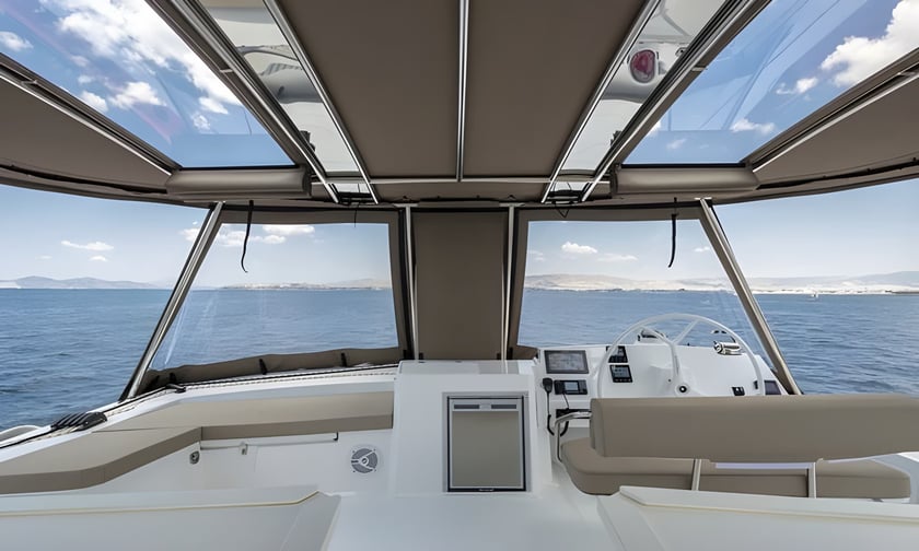 Atina Katamaran 5 kabin Konaklama 10 kişi Seyir 10 kişi 16.8 m İlan No: #3648 4