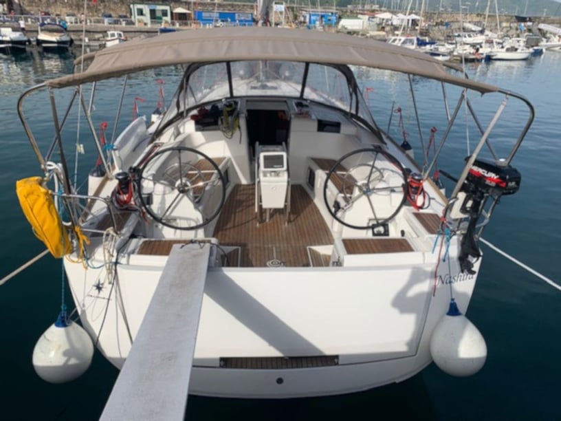 Salerno Zeilboot Cabine 4  10  slaapplaatsen 10  gasten 13.34 m Lijstnummer: #3669 3