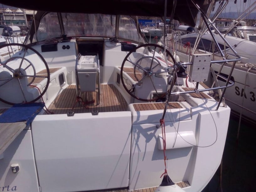 Salerno Zeilboot Cabine 4  8  slaapplaatsen 10  gasten 13.34 m Lijstnummer: #3674 3