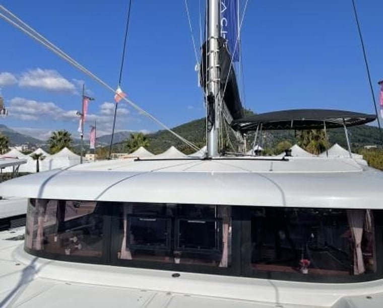 Salerno Catamaran Cabine 5  11  slaapplaatsen 12  gasten 12.8 m Lijstnummer: #3679 5