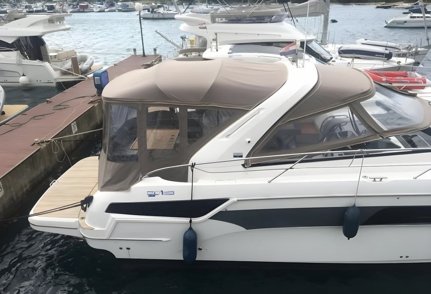 Pula Yacht à moteur Cabine 2  Couchettes 5  Invités 5  12.22 m Numéro de l'annonce: #3790 5