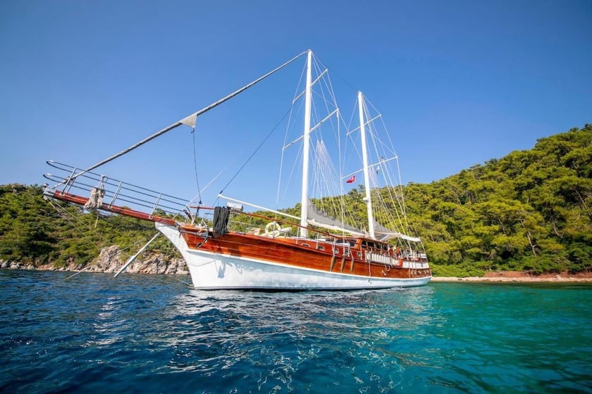 Marmaris Gulet 5 cabin 8 berths 8 guests 23.9 m Listing Number: #382 2