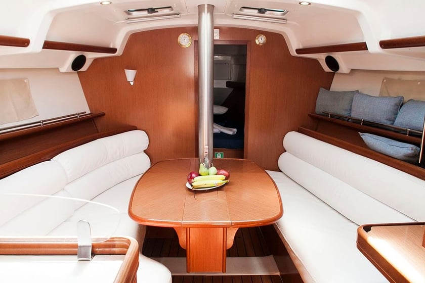 Preveza Zeilboot Cabine 3  6  slaapplaatsen 6  gasten 10.38 m Lijstnummer: #3824 5