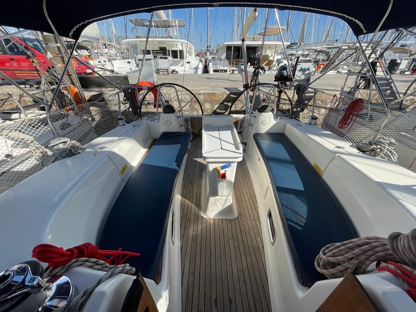 Preveza Sailboat 3 cabin 8 berths 8 guests 12.13 m Listing Number: #3846 5