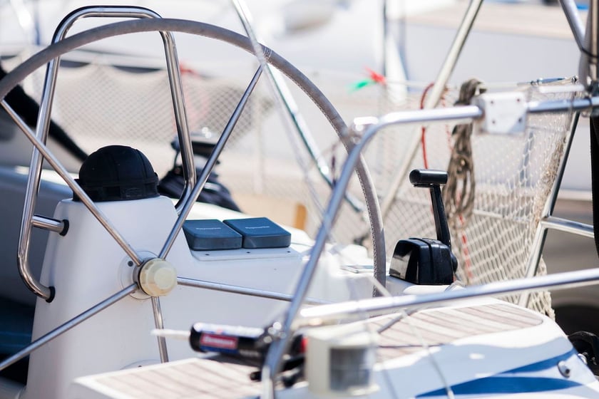 Kos Zeilboot Cabine 3  8  slaapplaatsen 8  gasten 13.1 m Lijstnummer: #3852 4