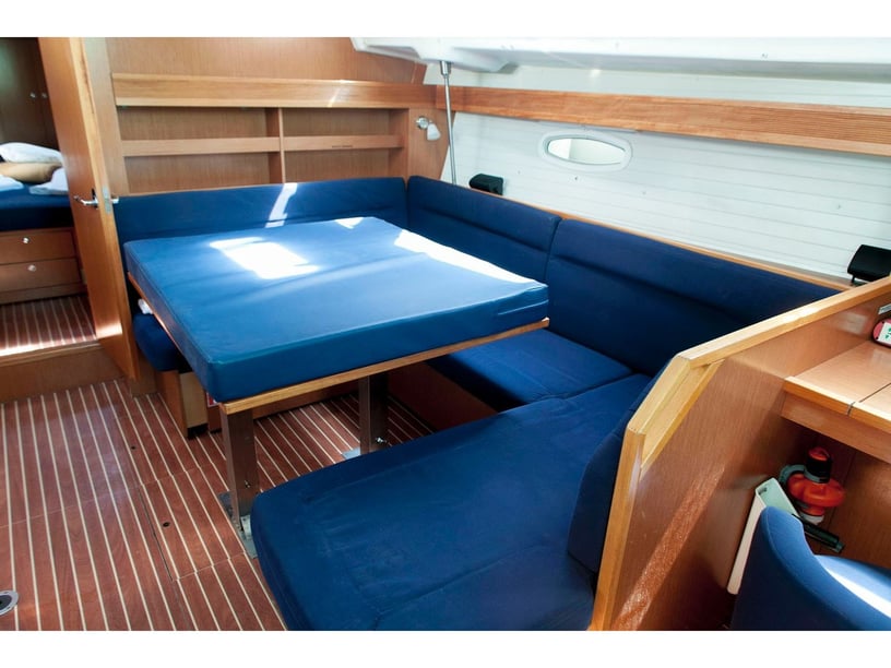 Kos Zeilboot Cabine 3  8  slaapplaatsen 8  gasten 13.1 m Lijstnummer: #3852 2