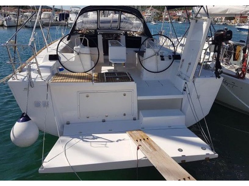 Milazzo Sailboat 4 cabin 10 berths 10 guests 14.15 m Listing Number: #3885