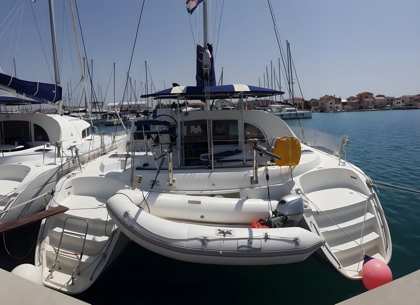 Murter Catamaran 4 cabin 10 berths 10 guests 11.55 m Listing Number: #4026